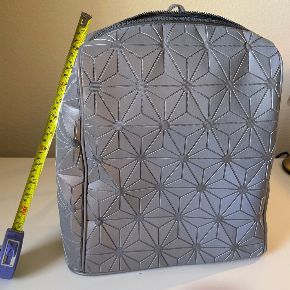 Geometric Silver Backpack - Picture 5 of 6